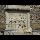 Ein Altar mit einer Opferscene